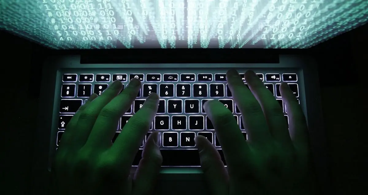 کلاه سفید اولین سامانه مسابقات کشف باگ و آسیب‌ پذیری سیستم های IT در ایران