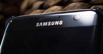 نسخه ارزان قیمت گلکسی S10 به سنسور اثر انگشت بر روی فریم مجهز می شود