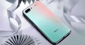 نسخه جدید گوشی Honor 10 GT با رنگ سفید- سوسنی از راه رسید