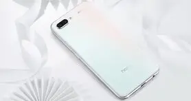 نسخه جدید گوشی Honor 10 GT با رنگ سفید- سوسنی از راه رسید