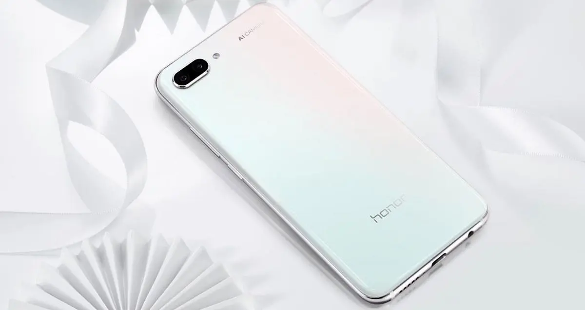نسخه جدید گوشی Honor 10 GT با رنگ سفید- سوسنی از راه رسید
