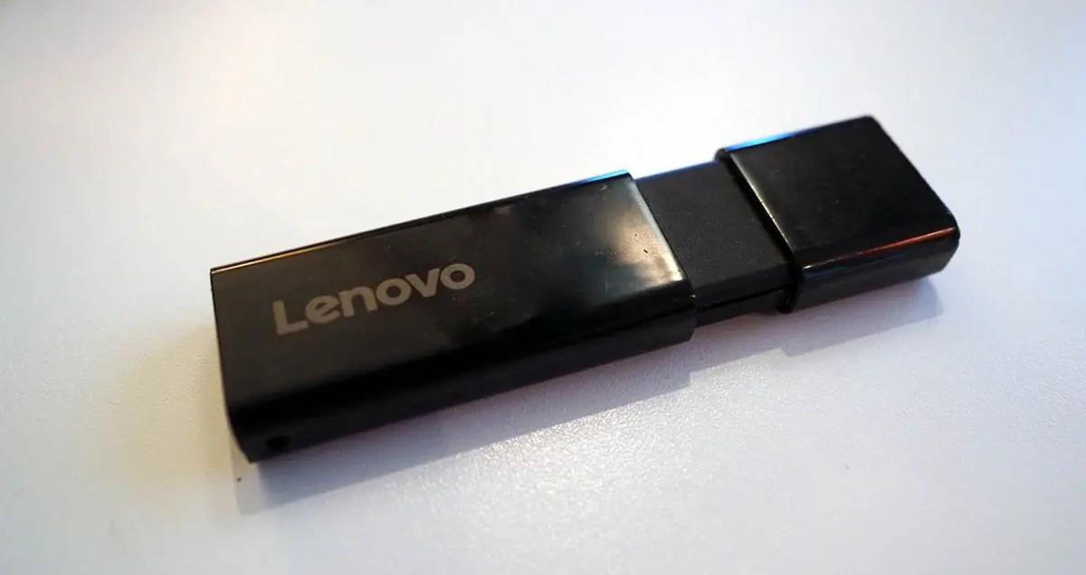 با Link 32GB لنوو نمایشگر دستگاه اندرویدی را روی لپ‌تاپ‌تان آینه کنید!