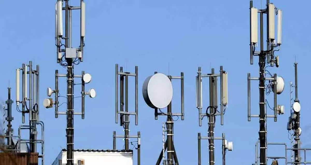 سارقان باتری دکل های مخابراتی دستگیر شدند