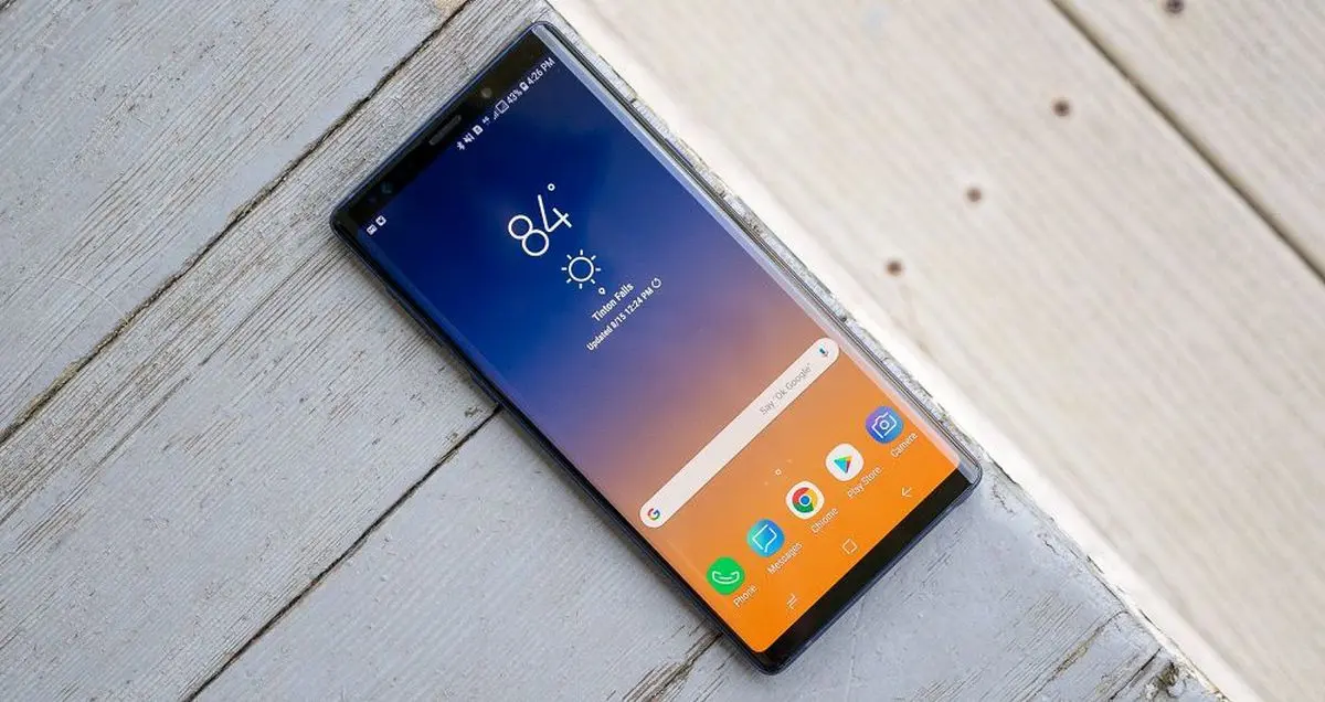 گلکسی نوت 9 در کیف یک خانم خود به خود آتش گرفت؛ تکرار تجربه تلخ گذشته!