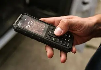 گوشی CAT B35 معرفی شد؛ فیچرفون مجهز به دستیار مجازی گوگل