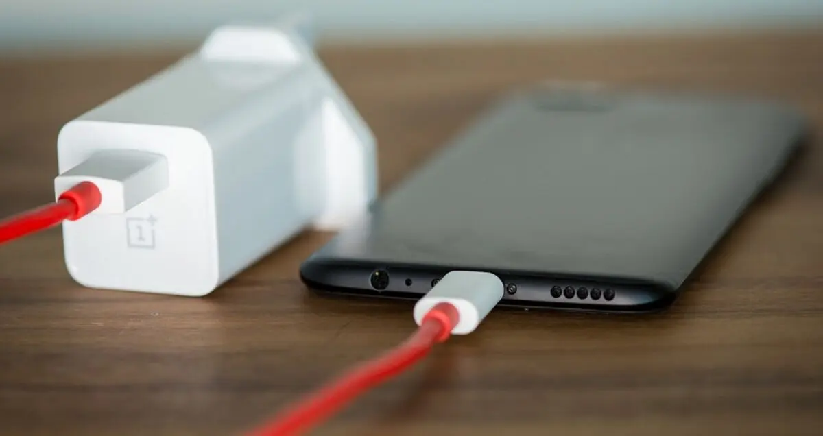 برند Dash Charge وان پلاس از فناوری شارژ سریع این شرکت حذف شد!
