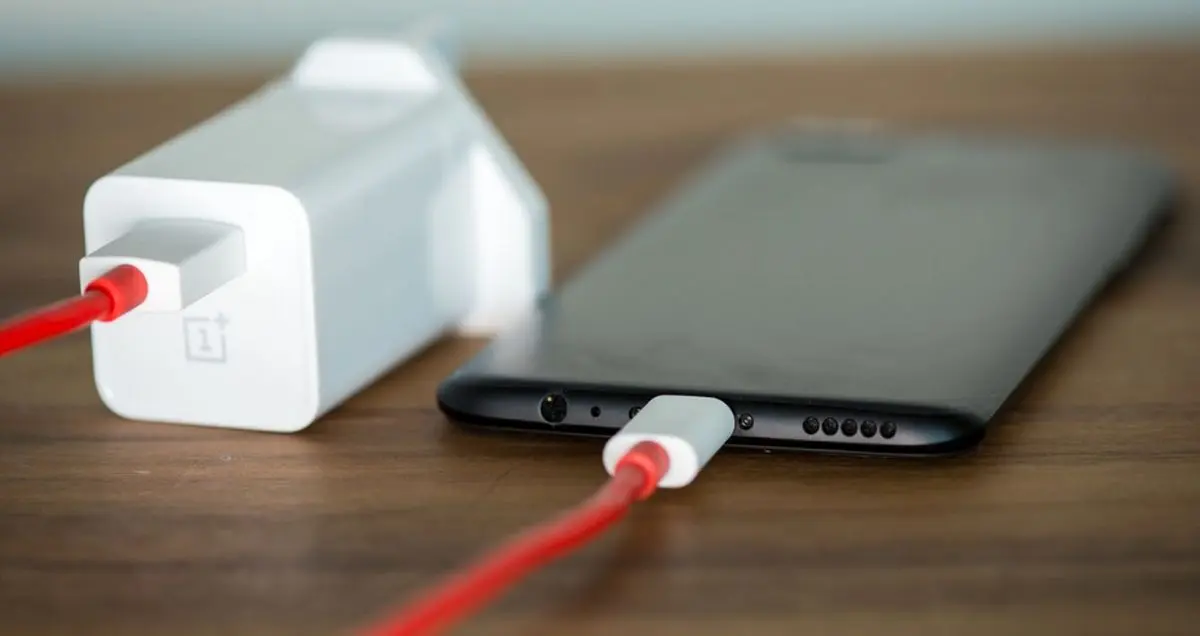 برند Dash Charge وان پلاس از فناوری شارژ سریع این شرکت حذف شد!