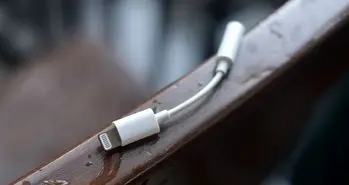 مبدل لایتنینگ به جک 3.5 میلی متری هدفون در جعبه آیفون های 2018 حضور ندارد!