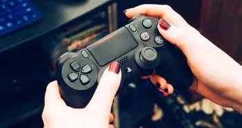 کنترلر 14 هزار دلاری پلی استیشن 4 با جنس طلا از راه رسید