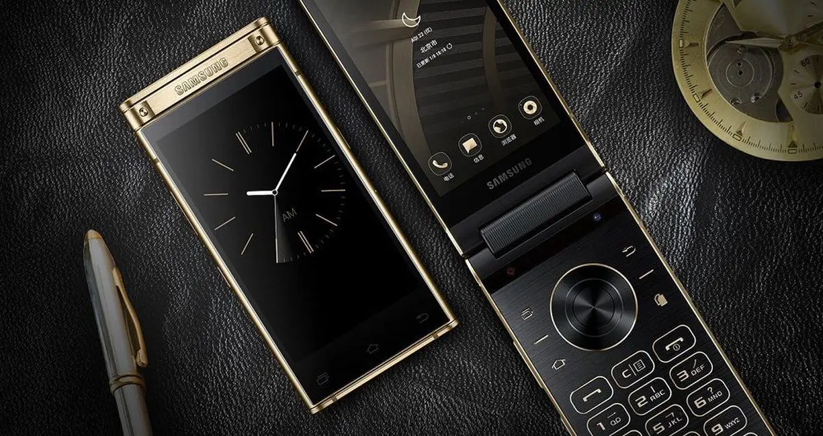 تصاویر گوشی سامسونگ W2019 به طراحی عجیب آن اشاره دارد