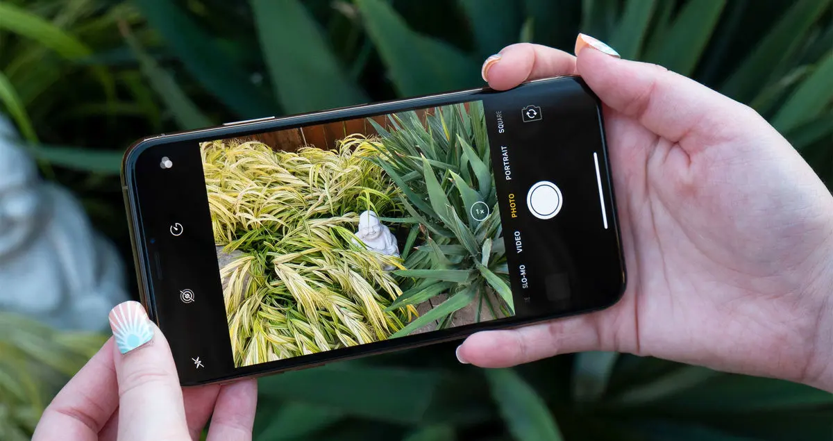 چگونه کیفیت فیلمبرداری آیفون XS در نور کم را افزایش دهیم؟