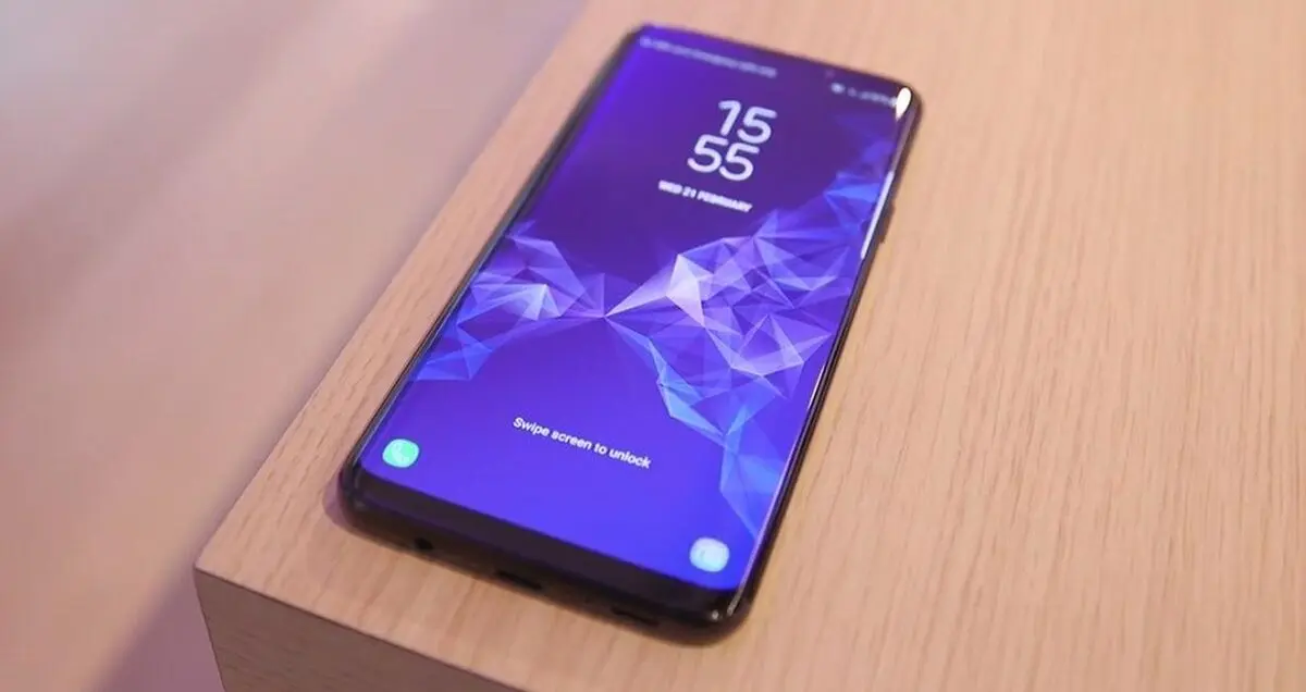 گوشی گلکسی S10 لایت به نمایشگر Infinity-O مجهز می شود
