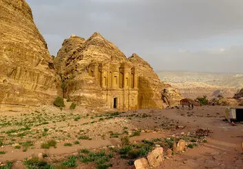 شهر پترا را بیشتر بشناسید؛ شهر عجایب در کشور اردن