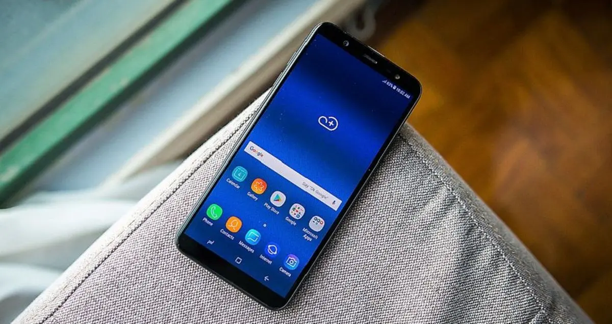 تنظیم اتوماتیک نور نمایشگر به گوشی های پایین رده سامسونگ اضافه می شود