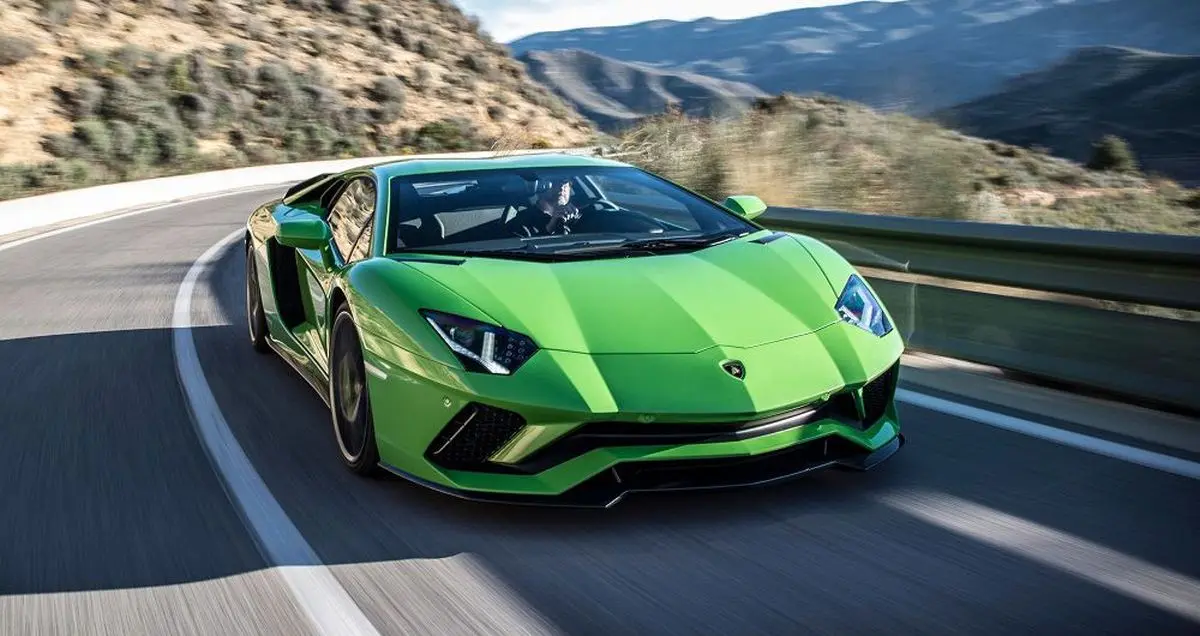 خودروی جایگزین لامبورگینی اونتادور پلاگین هیبریدی می شود