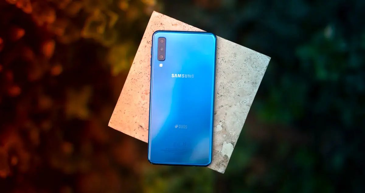 بررسی تخصصی گوشی گلکسی A7 2018