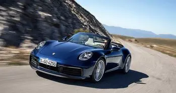 پورشه 911 کابریولت با موتور 443 اسب بخاری معرفی شد