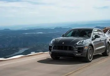 تولید پورشه ماکان بنزینی متوقف نمی شود