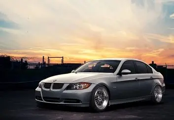 بی ام و 320 در گذر زمان و نگاهی به آخرین قیمت آن در سایت دیوار