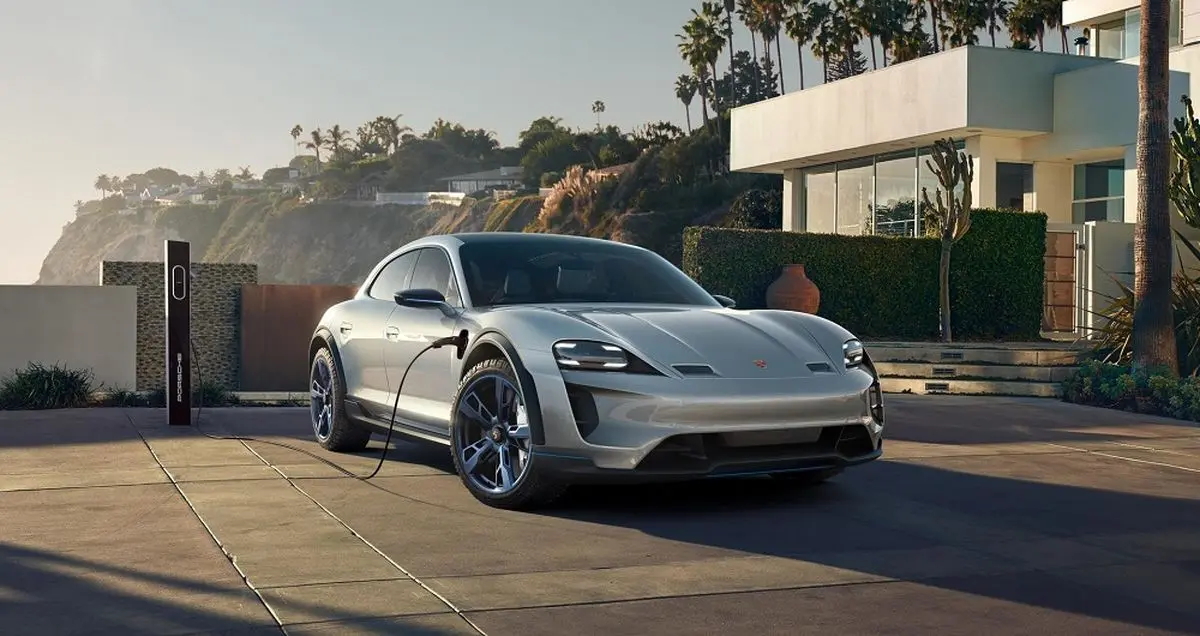 پورشه تایکان کراس توریسمو سال 2020 از راه می رسد