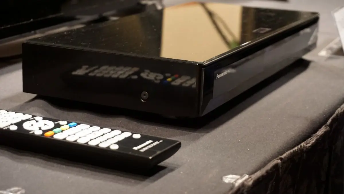 نگاهی بر مدل جدید پخش کننده بلوری پاناسونیک UB900k