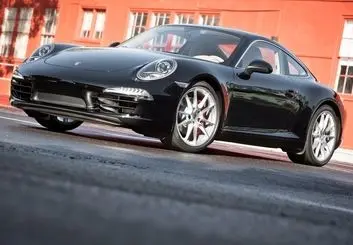 اگر قصد خرید پورشه کررا را دارید این مطلب را حتما بخوانید