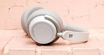 قیمت سرفیس هدفون 100 دلار کاهش پیدا کرد