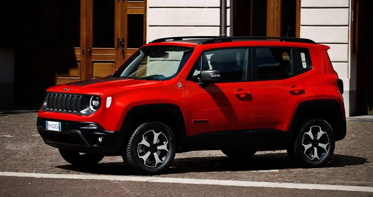 جیپ رنگاده پلاگین هیبریدی در ایتالیا به نمایش گذاشته می شود