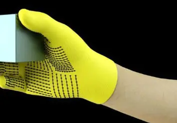 توسعه دستکش لمسی مجهز به سنسور برای تشخیص اشیا!