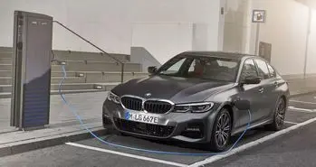 بی ام و 330e پلاگین هیبریدی مدل 2020 از راه رسید