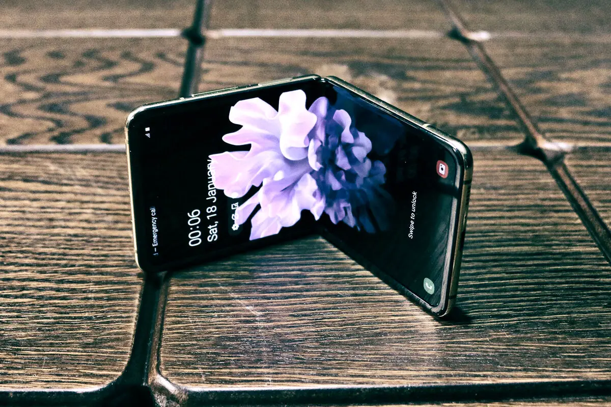 نگاهی به گوشی Galaxy Z Flip؛ تاشوی جذاب!
