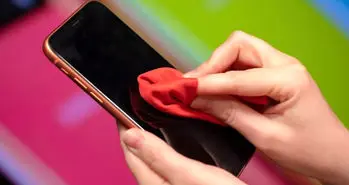 چگونه گوشی خود را برای مبارزه با ویروس کرونا تمیز کنیم؟