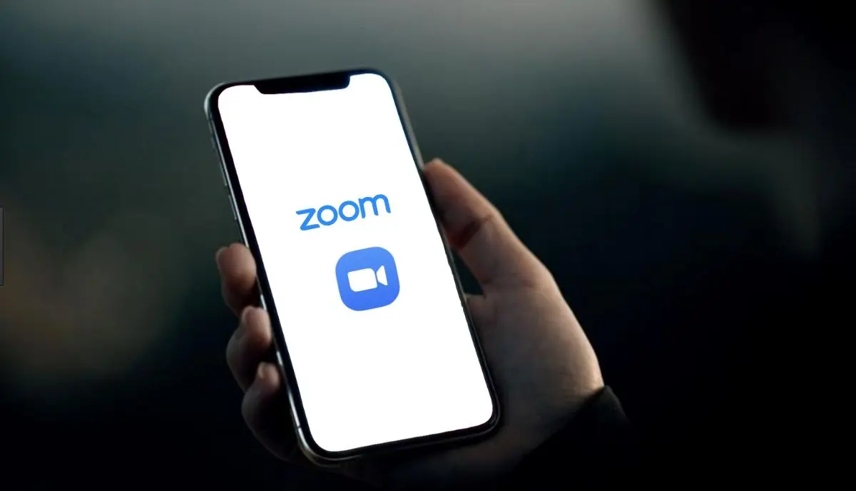 اپلیکیشن Zoom اطلاعات کاربران آیفون را افشا کرد!