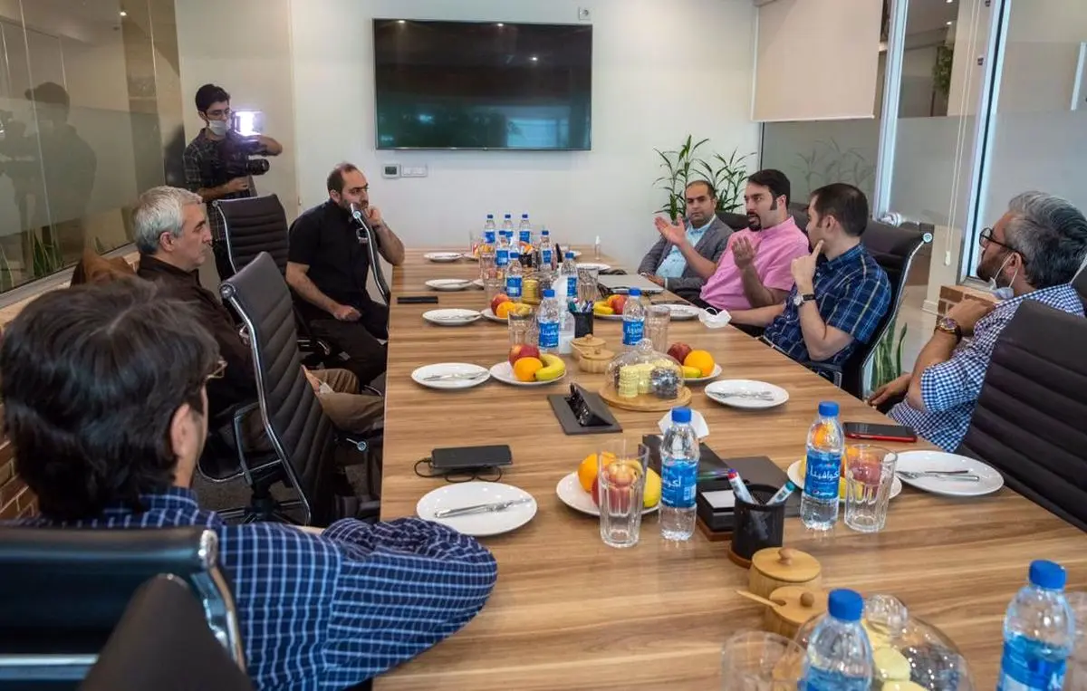 بازدید حاتمی‌کیا از پلتفرم‌‏های پخش آنلاین «خروج»