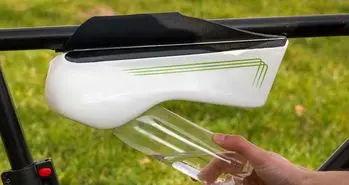 بطری آبی که رطوبت هوا را به آب آشامیدنی تبدیل می کند