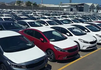 سقوط آزاد قیمت خودروهای خارجی با ترخیص خودروهای دپوشده از گمرک