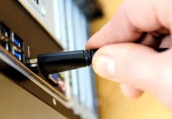 از چه پورتی باید برای مانیتور 4K استفاده کرد؟