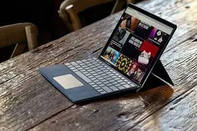 مایکروسافت 400 دلار از قیمت سرفیس پرو ایکس کم کرد