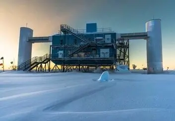 دانشمندان ناسا شواهدی از جهان موازی را کشف کردند که زمان در آن به عقب می‌رود