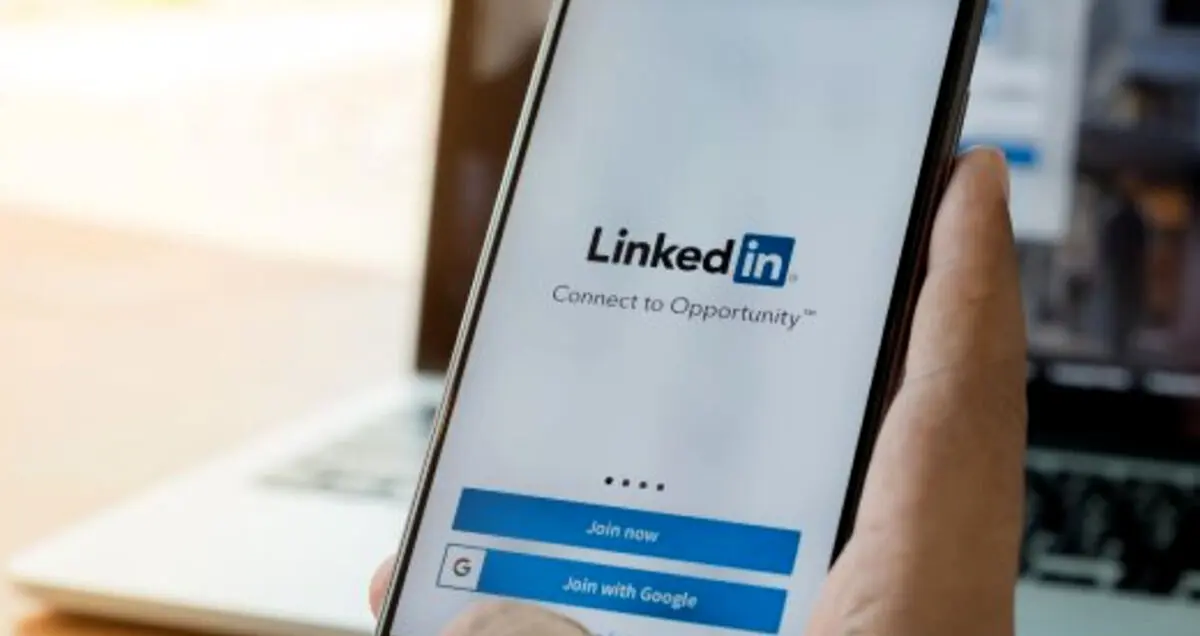 لینکدین پریمیوم چیست و آیا ارزش خریدن دارد؟