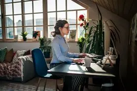 گوگل برای خرید تجهیزات کار در منزل کمک هزینه 1000 دلاری پرداخت می‌کند