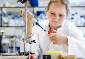 حمله هکرها به تحقیقات مربوط به واکسن ویروس کرونا در انگلیس