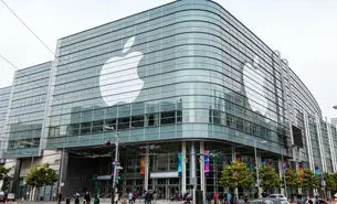 سلفی دسته جمعی با رعایت فاصله اجتماعی مخصوص روزهای کرونایی