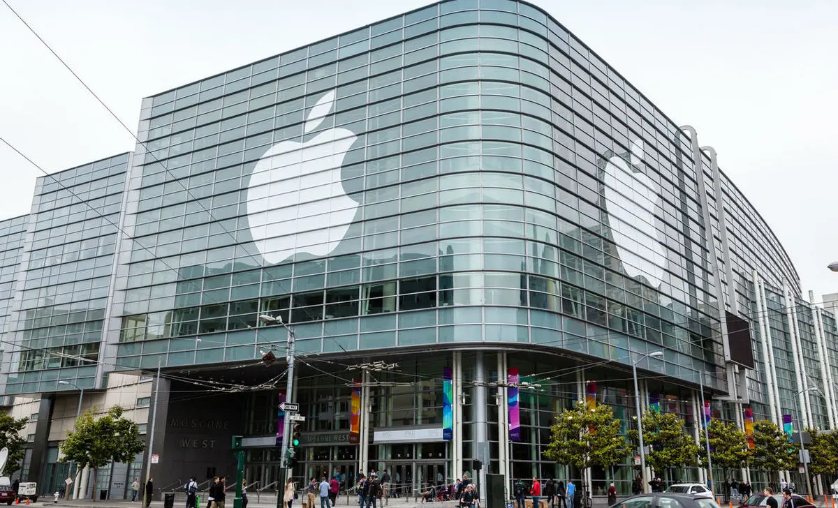 سلفی دسته جمعی با رعایت فاصله اجتماعی مخصوص روزهای کرونایی