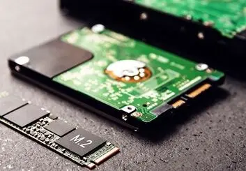 حافظه SSD بهتر است یا ساتا؟