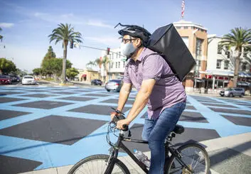 تلاش بی وقفه اوبر برای خرید کمپانی Postmates