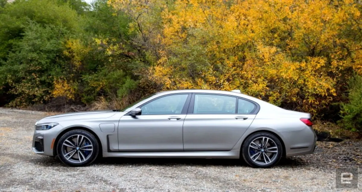 فروش حق اشتراک فروشگاه ConnectedDrive متعلق به BMW