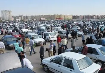 کاهش قطعی قیمت دلار و خودرو به دستور رئیس گروه اقتصادی دفتر رهبری