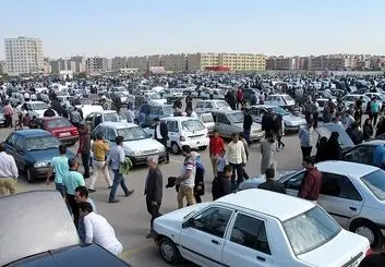 کاهش قطعی قیمت دلار و خودرو به دستور رئیس گروه اقتصادی دفتر رهبری