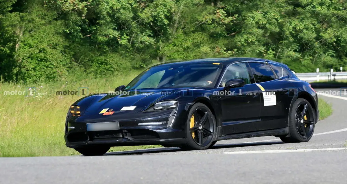 تست سرعت پورشه تایکان و سدان همتای آن